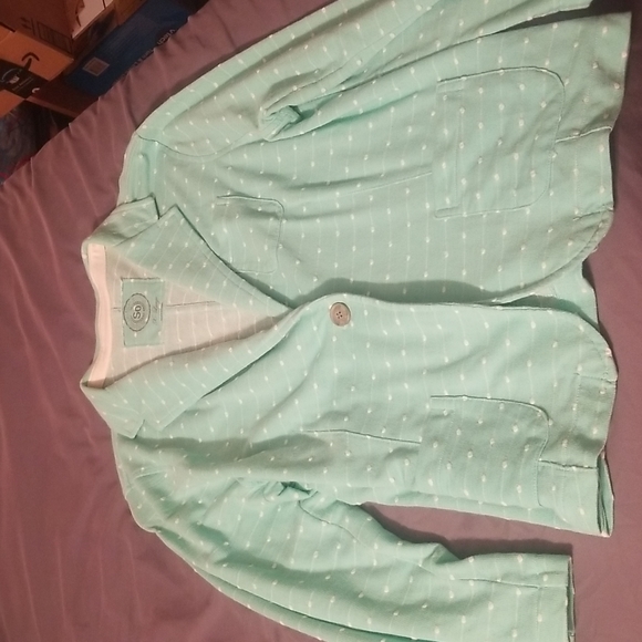 SO Tops - Teal blazer XLARGE with one button. Sleeves are mid length
